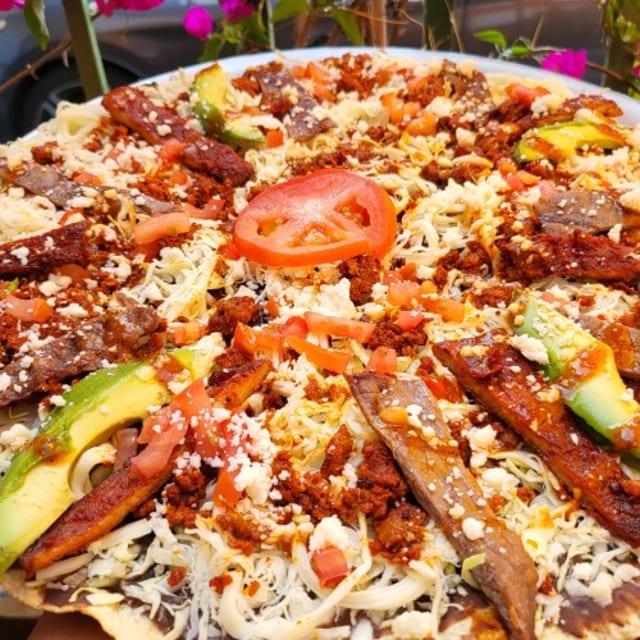 Tlayuda Mix (Oaxacan Pizza).